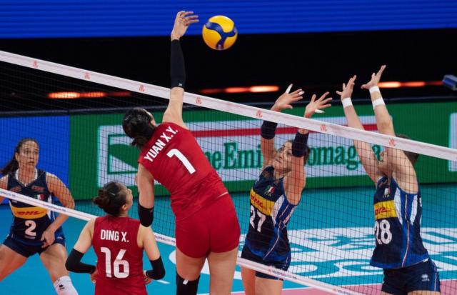 体育app-中国女排3比0意大利 战强队逆风中找回节奏是关键