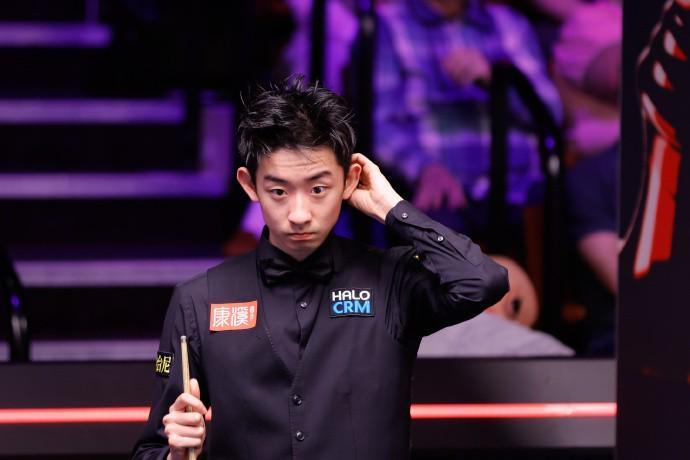 赛事直播-斯诺克世锦赛:吴宜泽13-11塞尔比晋级8强,等待特鲁姆普和瓦菲的胜者